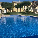 Martin Secure Complex Two Bed With Access To Six Pools شقة